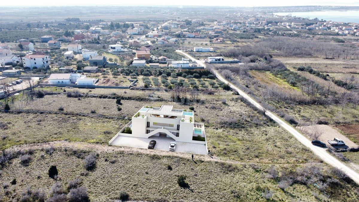 ZADAR, VRSI - Appartamento unico con piscina sulla terrazza sul tetto e bellissima vista sul mare! Opportunità! S3