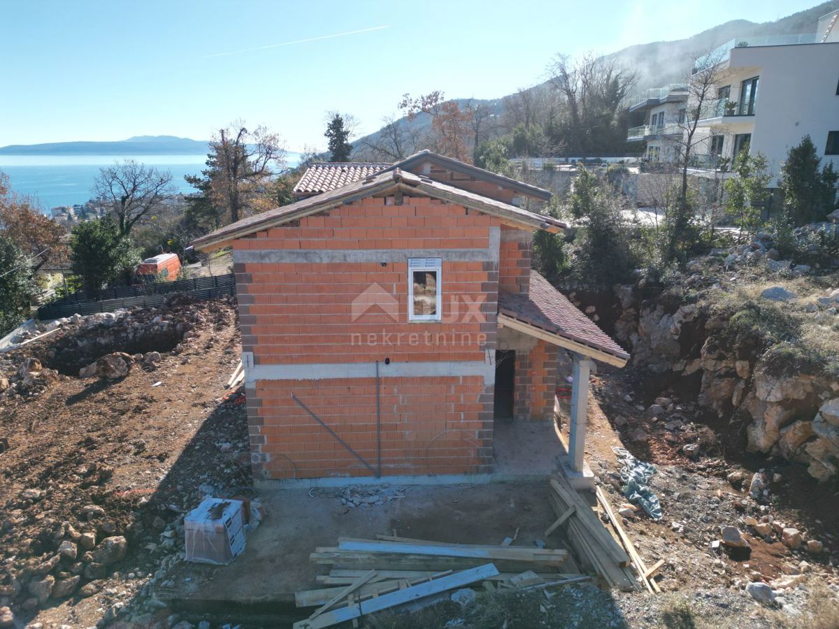 OPATIJA, LOVRAN, IKA - villa 230 m2 con vista panoramica sul mare e piscina + giardino paesaggistico 930 m2!!! OPPORTUNITÀ!!!