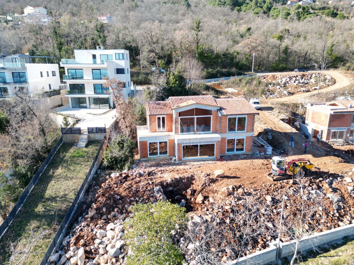 OPATIJA, LOVRAN, IKA - villa 230 m2 con vista panoramica sul mare e piscina + giardino paesaggistico 930 m2!!! OPPORTUNITÀ!!!