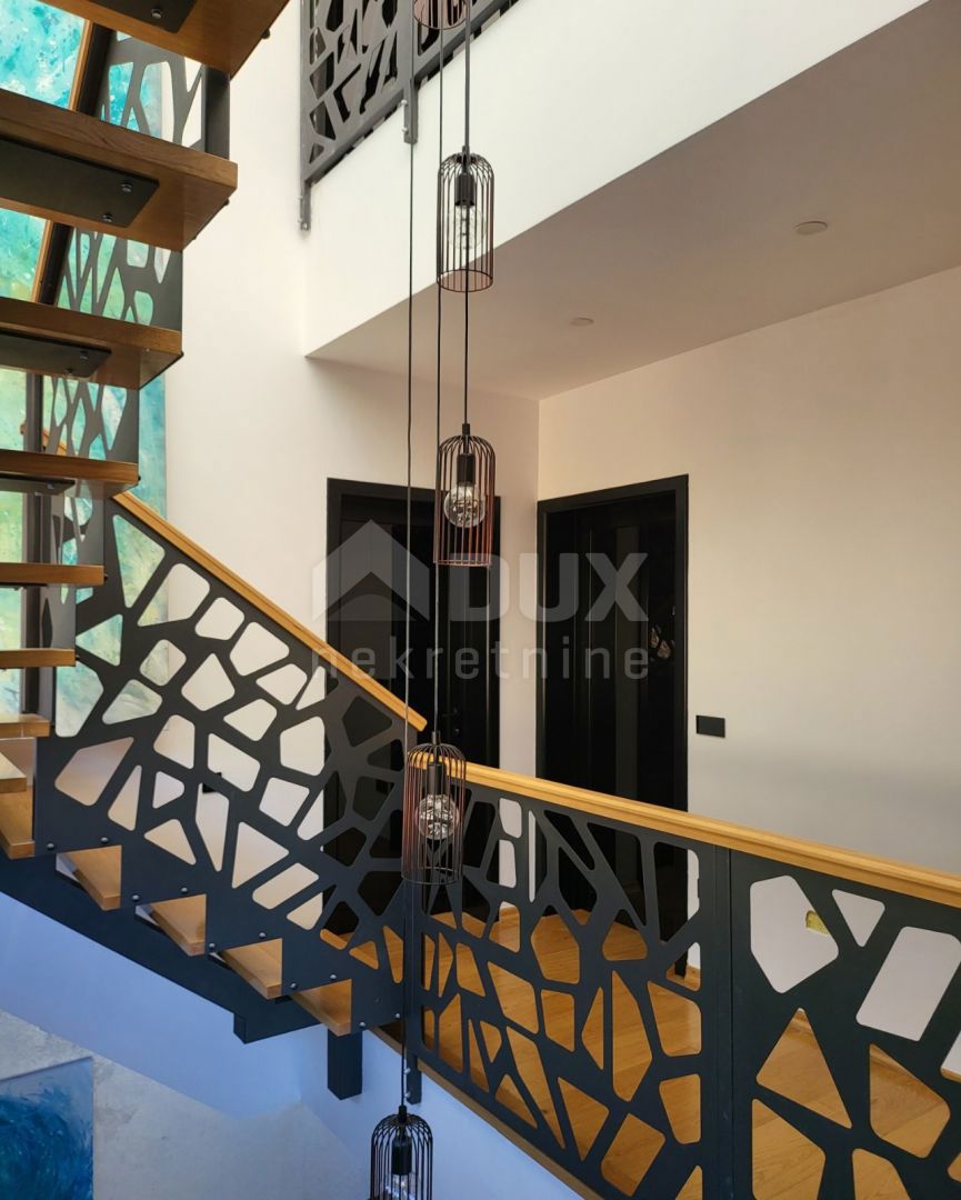 CRIKVENICA - Impressionante villa moderna con piscina!