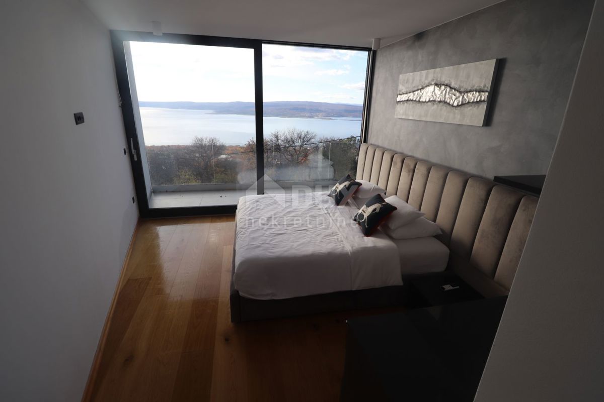 CRIKVENICA - Impressionante villa moderna con piscina!