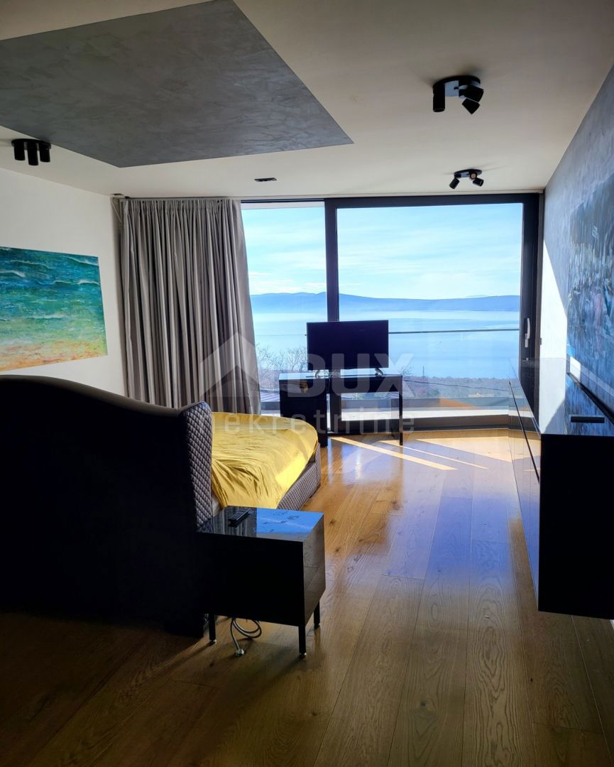 CRIKVENICA - Impressionante villa moderna con piscina!