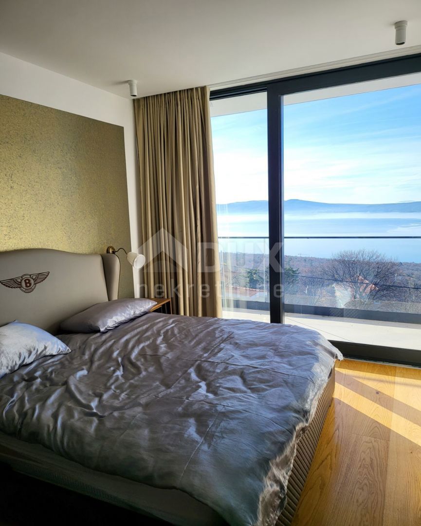 CRIKVENICA - Impressionante villa moderna con piscina!