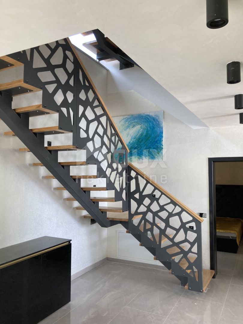 CRIKVENICA - Impressionante villa moderna con piscina!