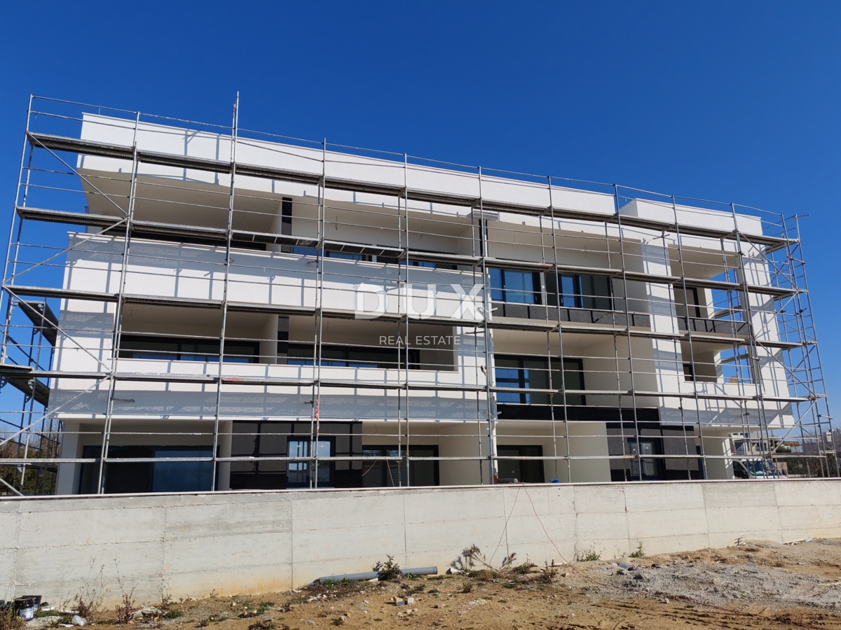 ZADAR, PRIVLAKA - Opportunità esclusiva per una vita lussuosa vicino alla spiaggia in una nuova costruzione moderna! S2