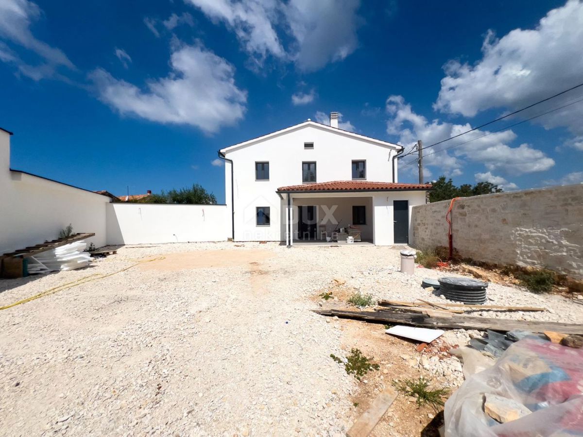 ISTRIA, BALE (dintorni) - Due edifici residenziali ristrutturati in ottima posizione, occasione!