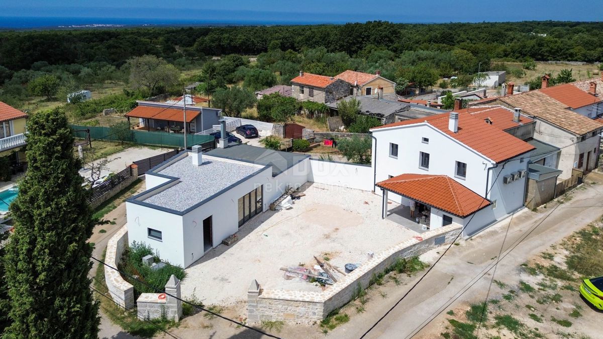 ISTRIA, BALE (dintorni) - Due edifici residenziali ristrutturati in ottima posizione, occasione!