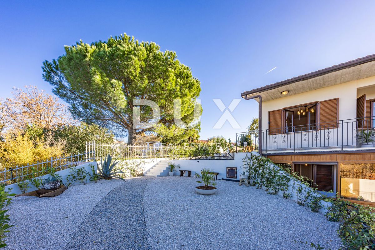 ISTRIA, BUJE - Casa indipendente con piscina e vista mare