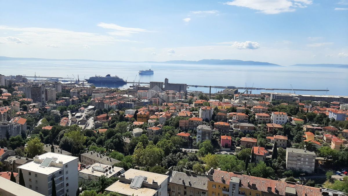 RIJEKA, RASTOČINE - 3 camere da letto + bagno con balcone e vista mare 