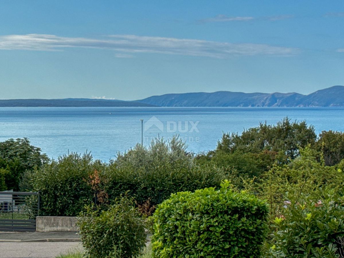 KOSTRENA, RIJEKA - casa indipendente con giardino e vista mare, strada tranquilla, 400 metri dal mare