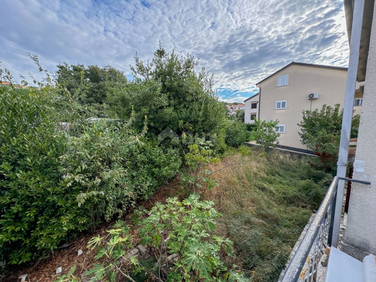 KOSTRENA, RIJEKA - casa indipendente con giardino e vista mare, strada tranquilla, 400 metri dal mare