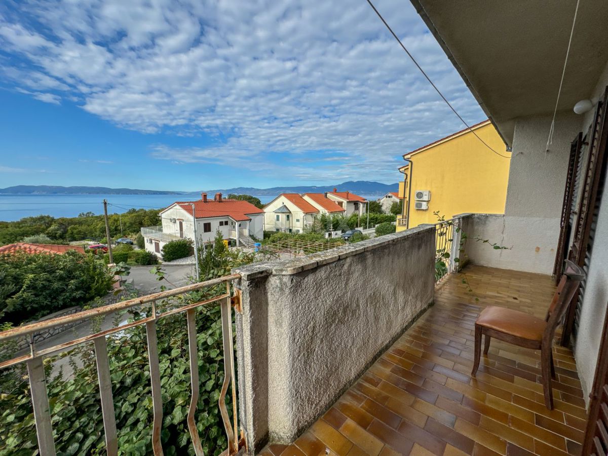 KOSTRENA, RIJEKA - casa indipendente con giardino e vista mare, strada tranquilla, 400 metri dal mare