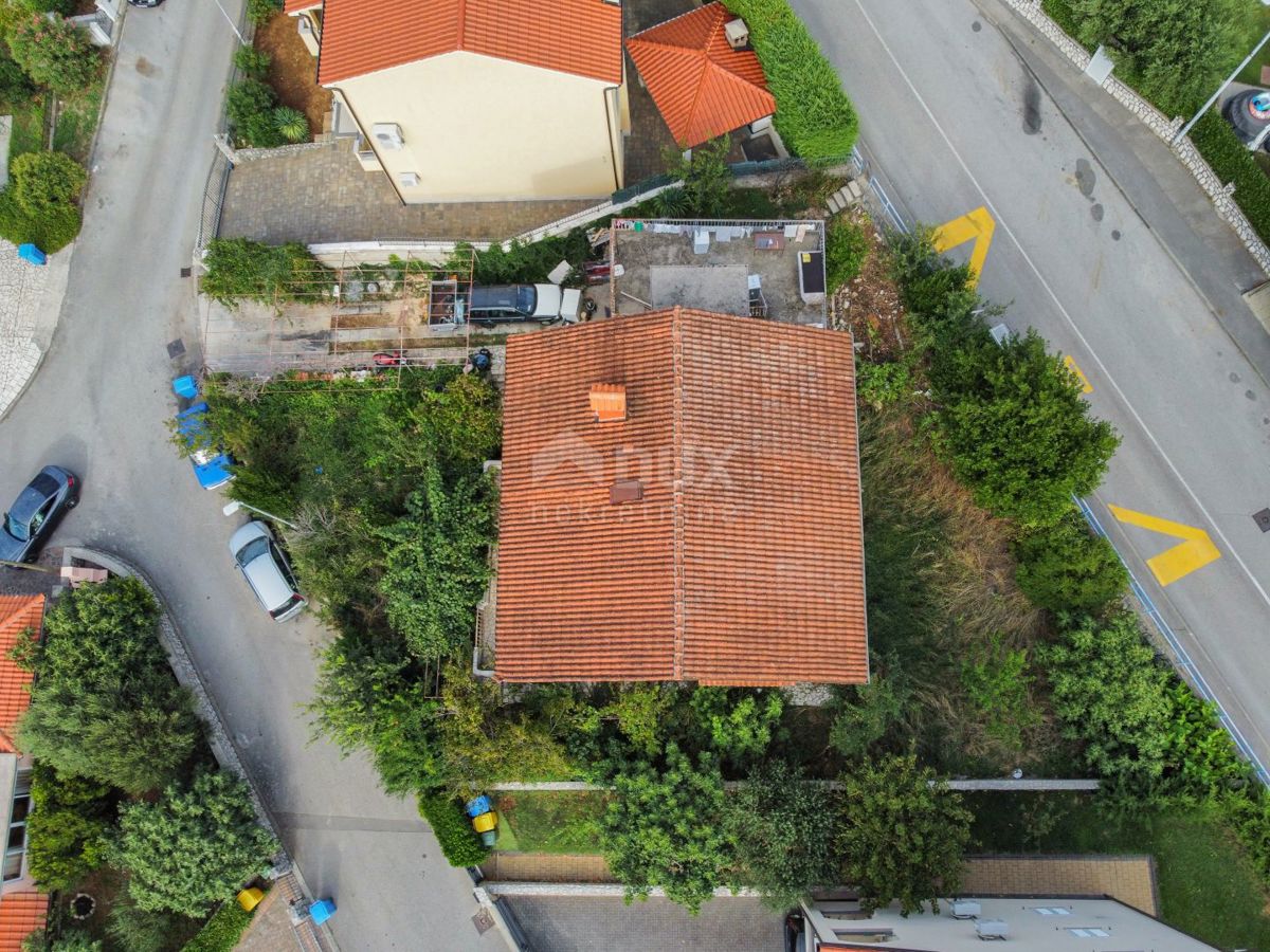 KOSTRENA, RIJEKA - casa indipendente con giardino e vista mare, strada tranquilla, 400 metri dal mare