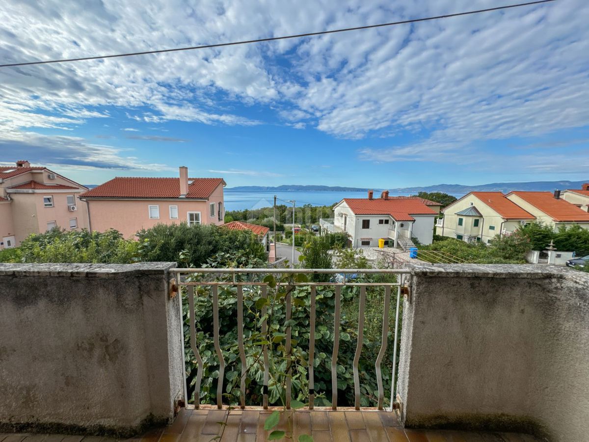 KOSTRENA, RIJEKA - casa indipendente con giardino e vista mare, strada tranquilla, 400 metri dal mare