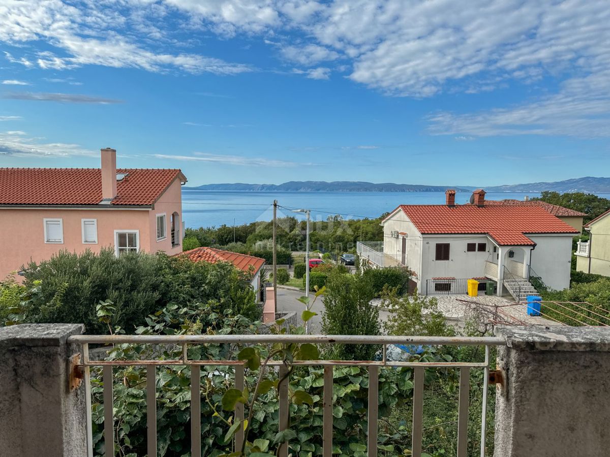 KOSTRENA, RIJEKA - casa indipendente con giardino e vista mare, strada tranquilla, 400 metri dal mare