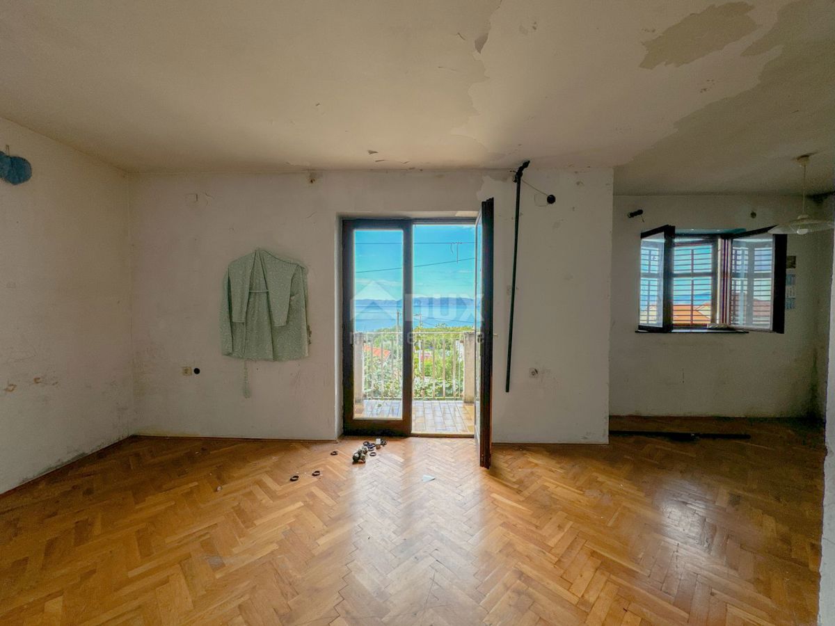 KOSTRENA, RIJEKA - casa indipendente con giardino e vista mare, strada tranquilla, 400 metri dal mare