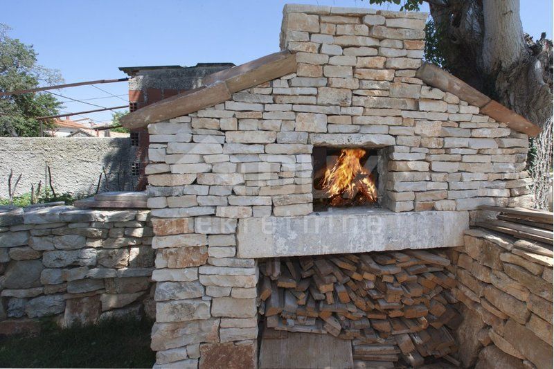 ISTRIA, JURŠIĆI - Villa in pietra con vista sulla natura 