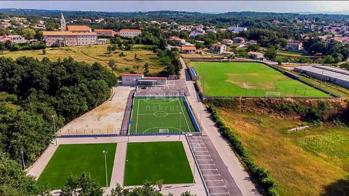 ISTRIA, SAN PIETRO NEL BOSCO - bellissimo terreno con 4 appezzamenti nell'Istria centrale 