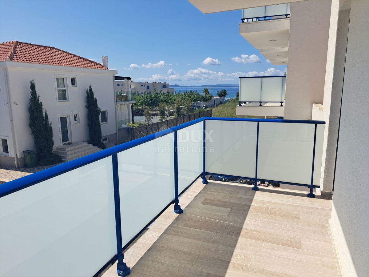 ZADAR, PRIVLAKA - La villa dei tuoi sogni: vista mare, jacuzzi sul tetto e solo 100 m dalla spiaggia! R5