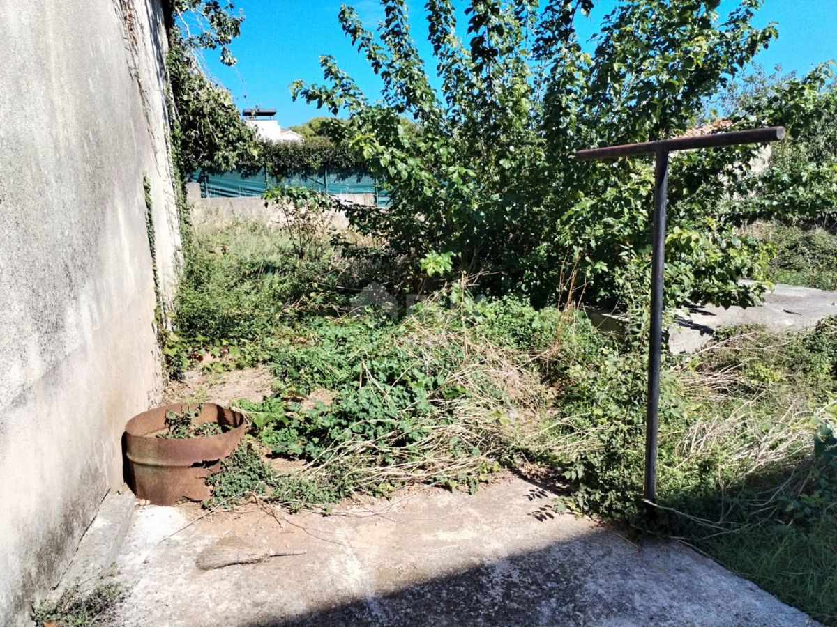 ISTRIA, LIŽNJAN- Casa con permesso di costruzione da ristrutturare. Vista sul mare e sul Quarnero!