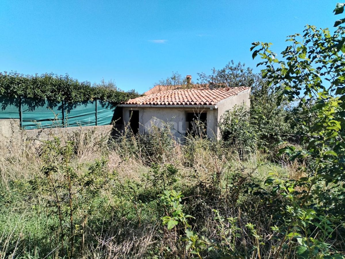 ISTRIA, LIŽNJAN- Casa con permesso di costruzione da ristrutturare. Vista sul mare e sul Quarnero!