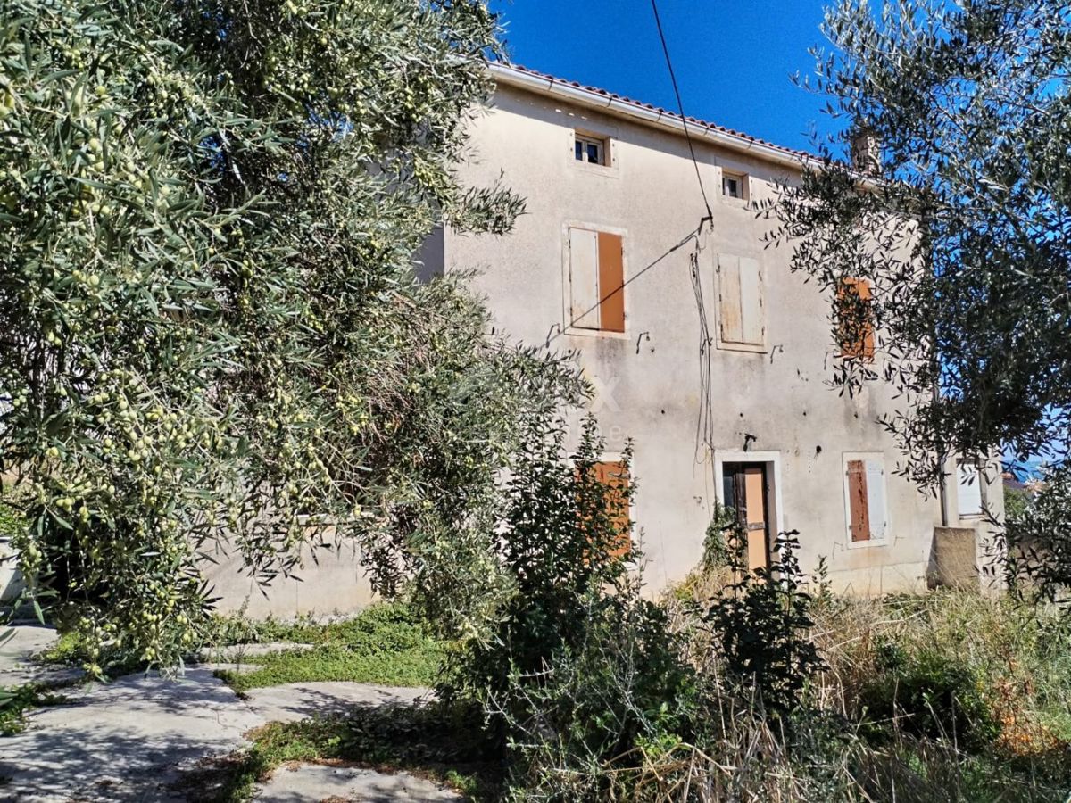 ISTRIA, LIŽNJAN- Casa con permesso di costruzione da ristrutturare. Vista sul mare e sul Quarnero!