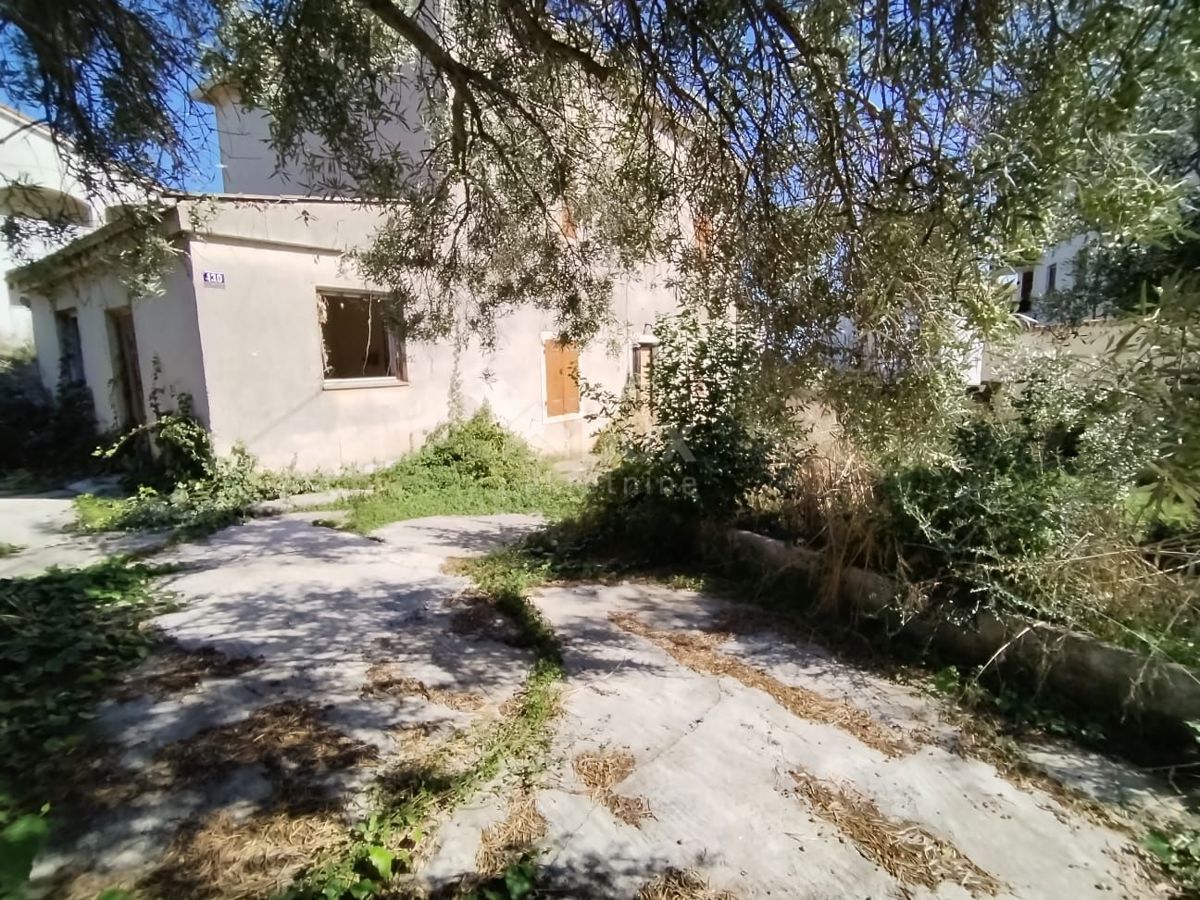 ISTRIA, LIŽNJAN- Casa con permesso di costruzione da ristrutturare. Vista sul mare e sul Quarnero!