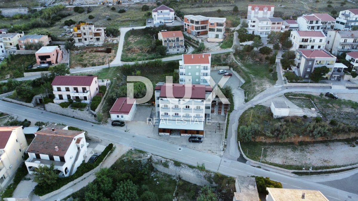 ISOLA DI PAG, PAG - Hotel con ristorante vicino al mare