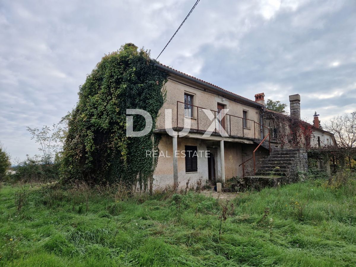 ISTRIA, BARBAN - Casa in pietra da ristrutturare in piccolo insediamento