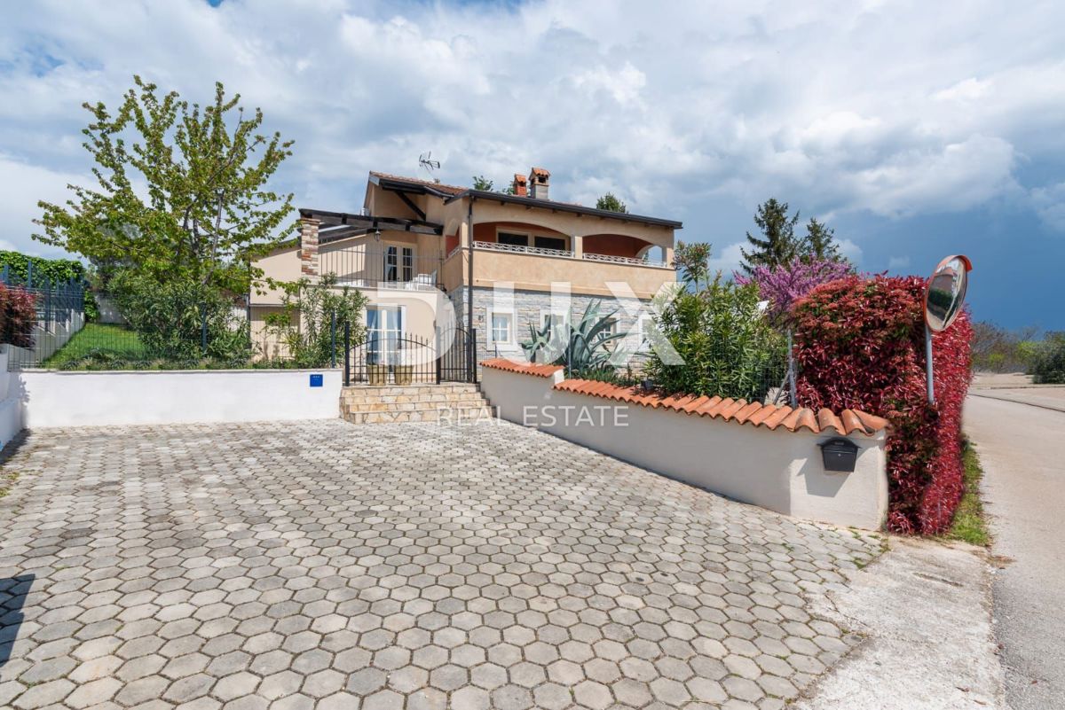 ISTRIA, PARENZO - Tradizionale villa in pietra con piscina