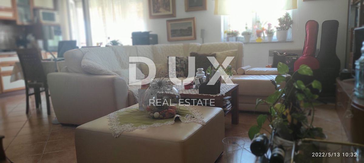 ISTRIA, ROVIGNO - Appartamento su due piani 78 m2 con due garage!