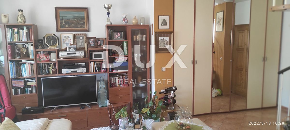 ISTRIA, ROVIGNO - Appartamento su due piani 78 m2 con due garage!