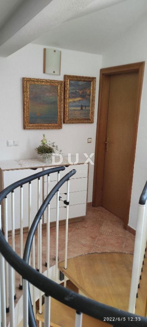 ISTRIA, ROVIGNO - Appartamento su due piani 78 m2 con due garage!