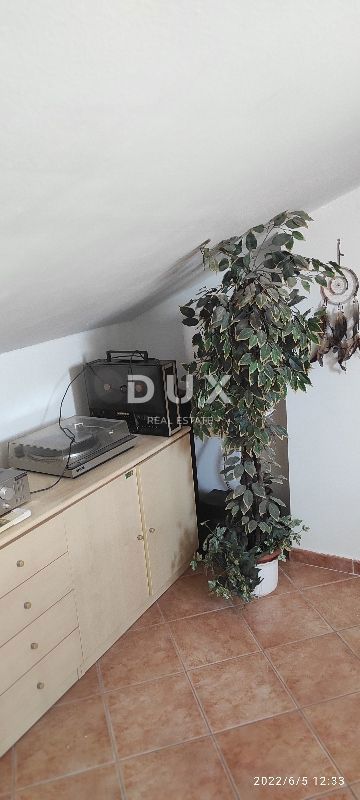 ISTRIA, ROVIGNO - Appartamento su due piani 78 m2 con due garage!