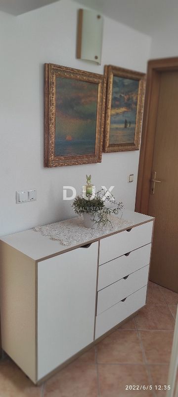 ISTRIA, ROVIGNO - Appartamento su due piani 78 m2 con due garage!