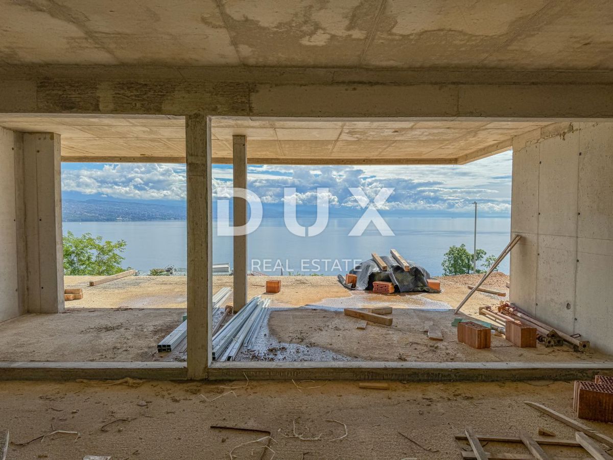 OPATIJA, CENTRO - un appartamento moderno in un nuovo edificio in una posizione privilegiata con garage, ampia terrazza e jacuzzi 