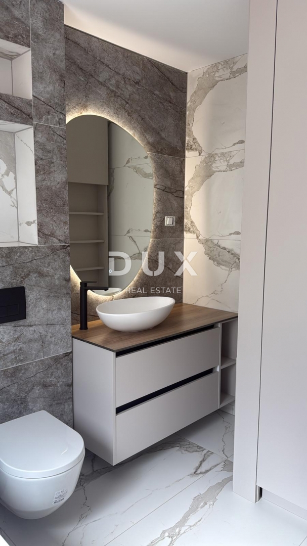 ZADAR, SVETI FILIP I JAKOV - Nuovo edificio completamente arredato con 220 m2 di giardino e vista mare!