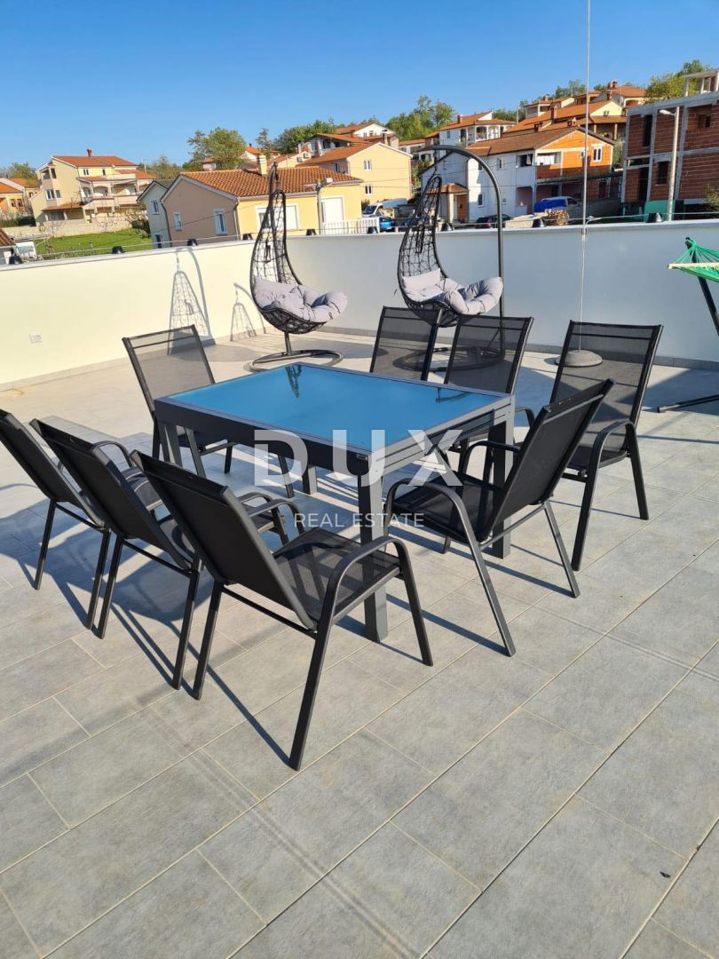 ISTRIA, PARENZO - Appartamento al primo piano con vista mare