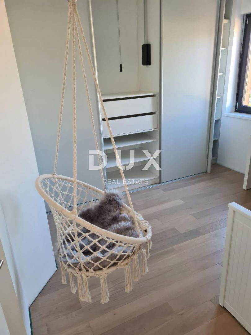 ISTRIA, PARENZO - Appartamento al primo piano con vista mare