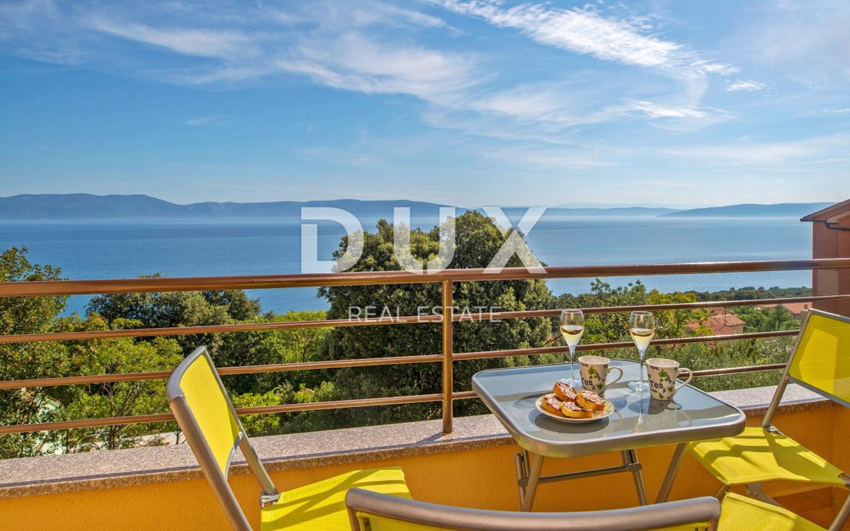 ISTRIA, RABAC - Palazzina con vista mare