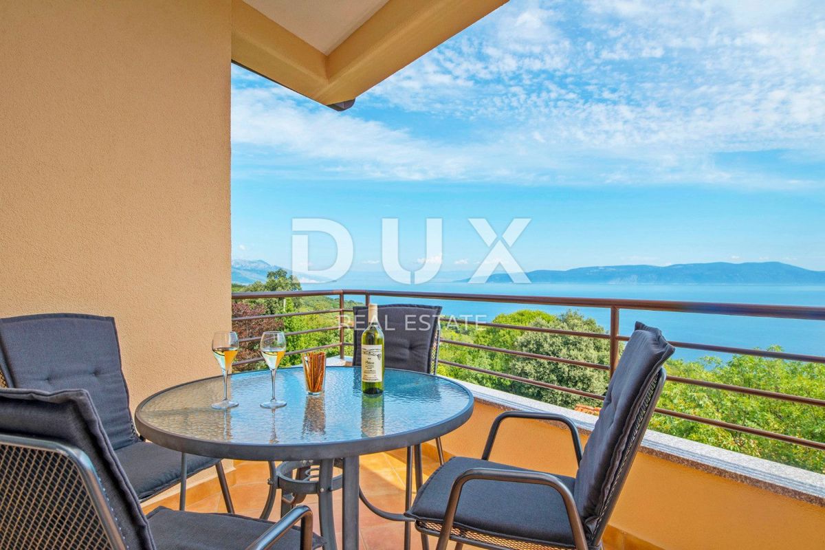 ISTRIA, RABAC - Palazzina con vista mare