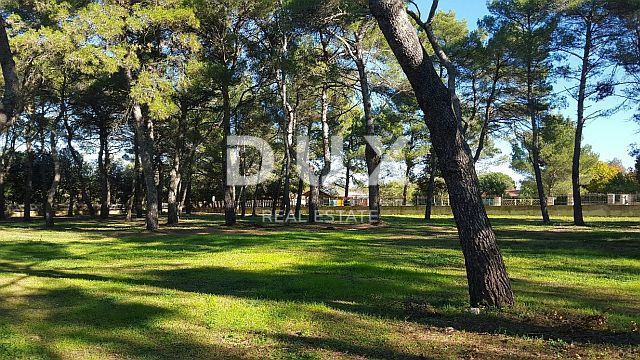 ROVINJ - terreno edificabile per hotel / boutique hotel / motel / appartamenti / ville - case in affitto con piscina