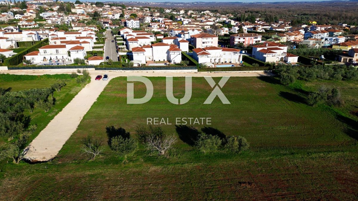 ISTRIA, PARENZO - Villa unica con quattro unità abitative separate