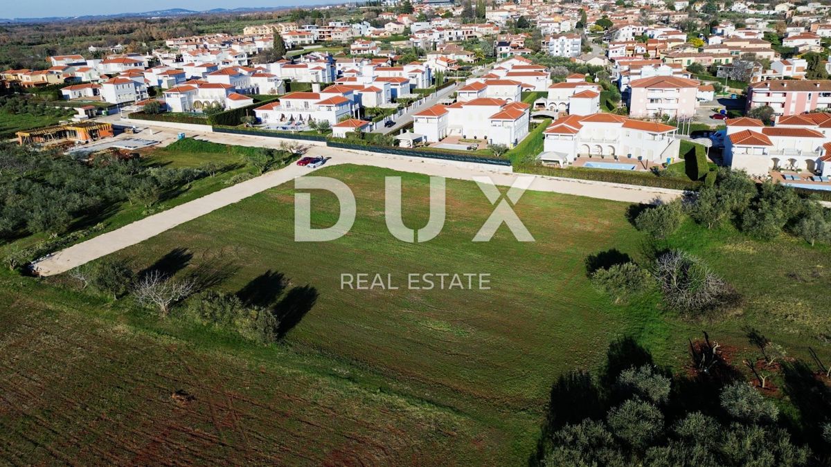 ISTRIA, PARENZO - Villa unica con quattro unità abitative separate