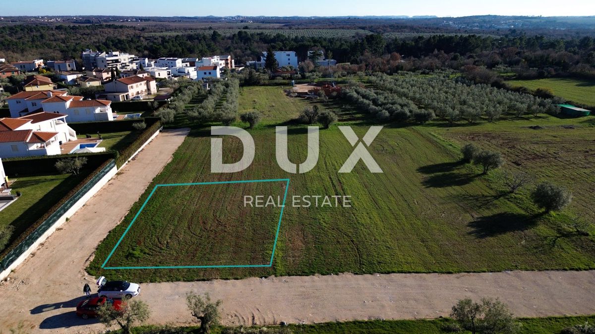 ISTRIA, PARENZO - Villa unica con quattro unità abitative separate