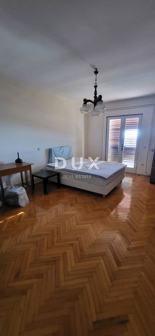 RUKAVAC, MATULJI - casa indipendente con 2 appartamenti + garage + taverna da ristrutturare
