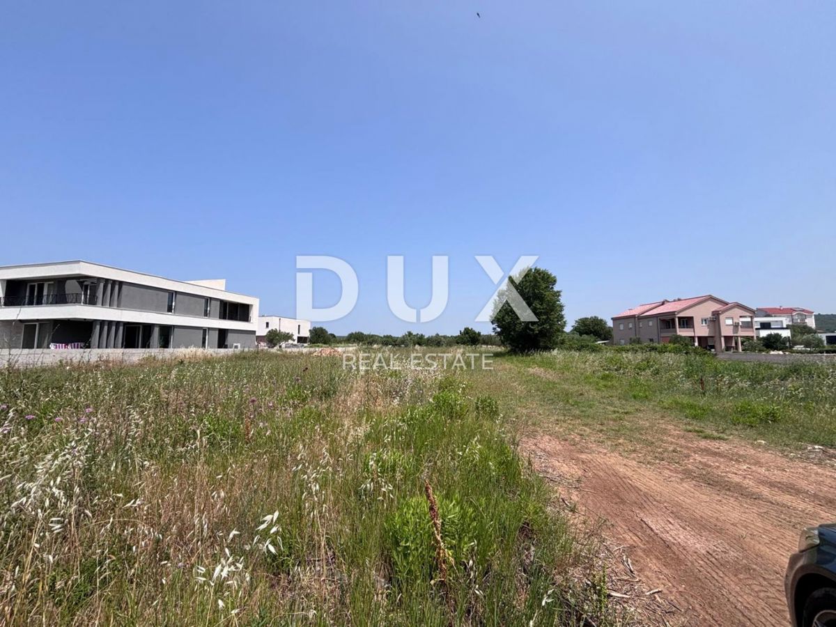 ZARA, SUKOŠAN - Posizione lussuosa per costruire appartamenti o ville a Sukošan, seconda fila al mare!