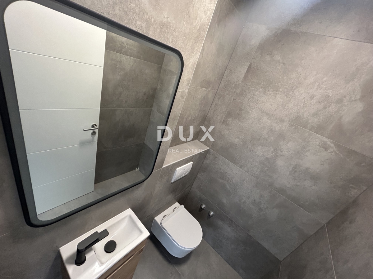 ŠIBENIK, VODICE – Appartamento duplex con giardino in posizione tranquilla