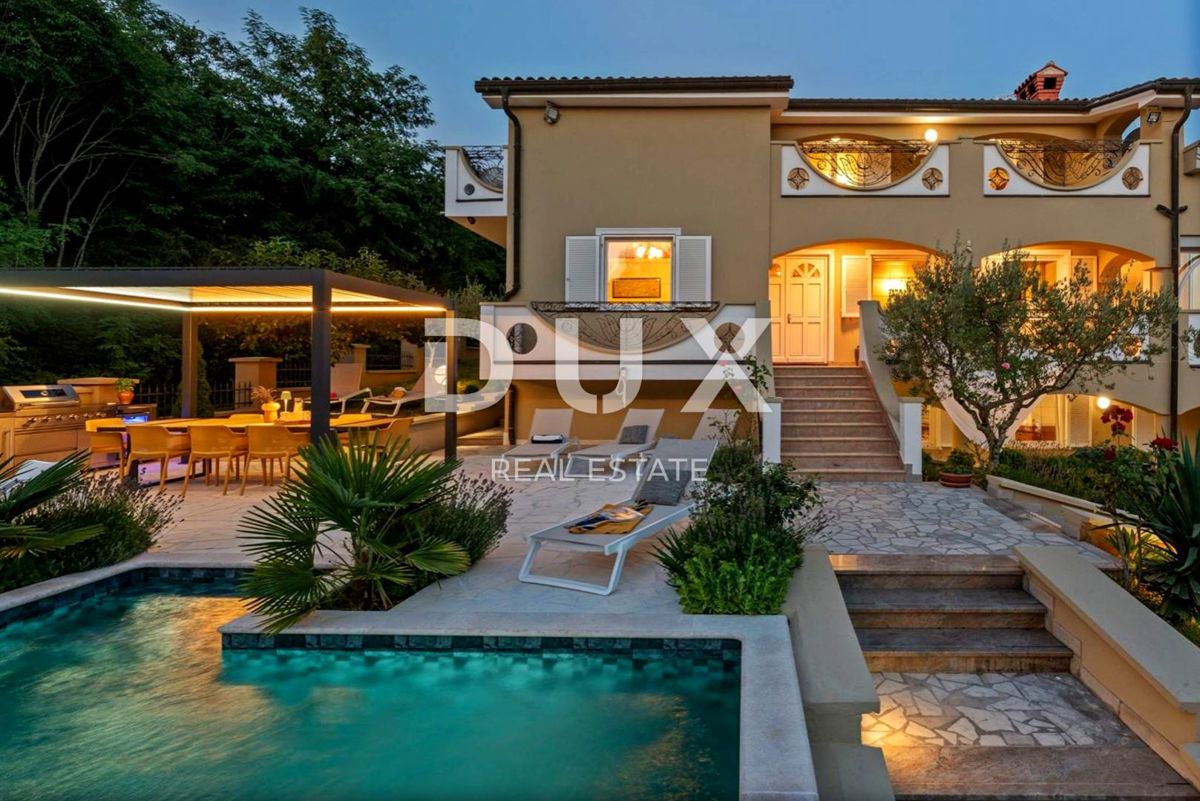 ISTRIA, PARENZO - Spaziosa casa con piscina ai margini del villaggio