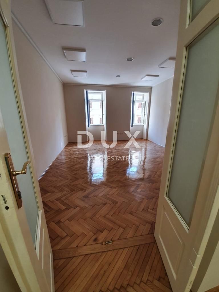 RIJEKA, CENTRO - 125 m2, vicino al Korzo, 1° piano!